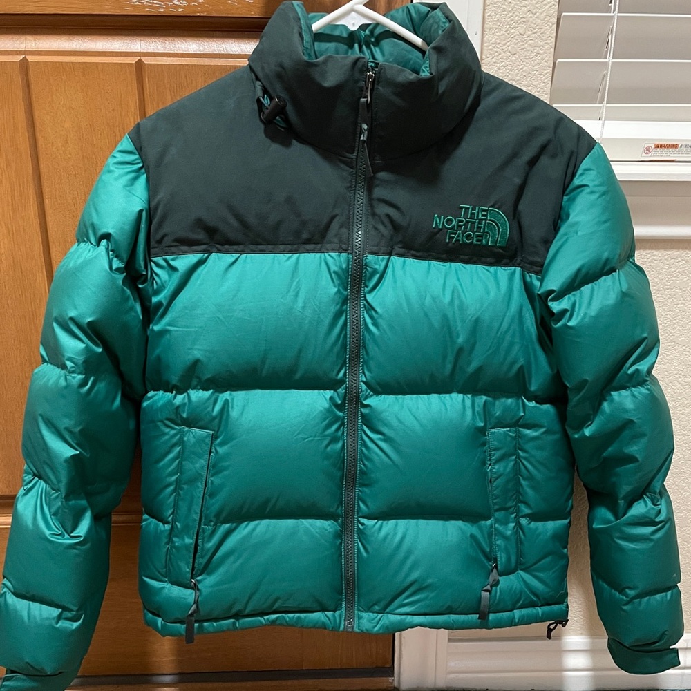 North Face Nuptse Women’s SZ M!